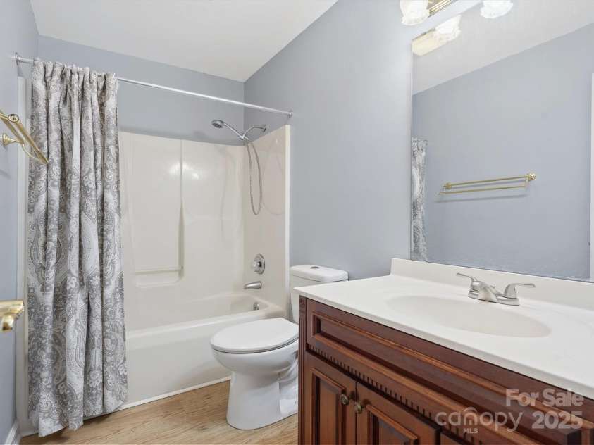 1280 Willowbreeze Court, Concord, NC 28025.  MLS# CAR4247780, YatesRealty ID 14194. 2nd Bathroom