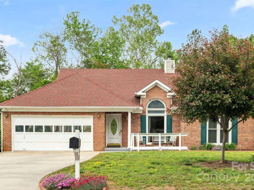 1280 Willowbreeze Court, Concord, NC 28025.  MLS# CAR4247780, YatesRealty ID 14194. Welcome Home
