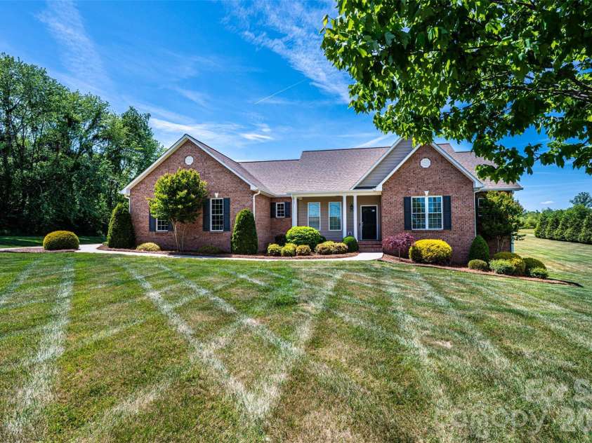 379 Horseshoe Bend Road, Hudson, NC 28638.  MLS# CAR4370596, YatesRealty ID 14194. 