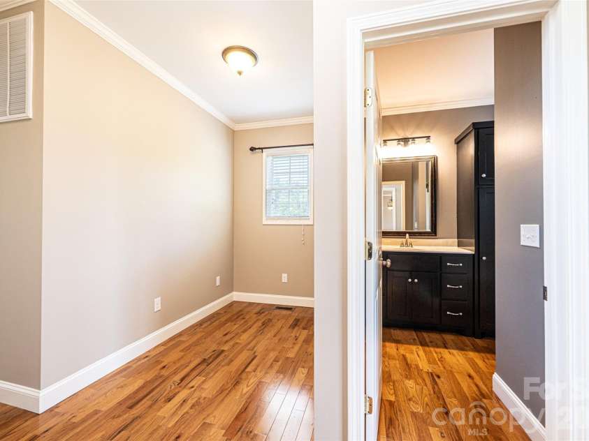 379 Horseshoe Bend Road, Hudson, NC 28638.  MLS# CAR4370596, YatesRealty ID 14194. 