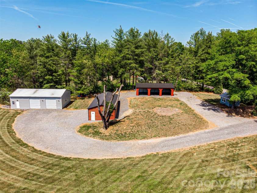 379 Horseshoe Bend Road, Hudson, NC 28638.  MLS# CAR4370596, YatesRealty ID 14194. 