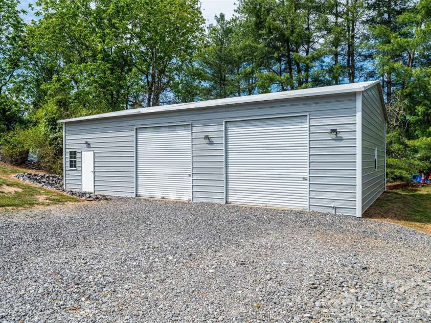379 Horseshoe Bend Road, Hudson, NC 28638.  MLS# CAR4370596, YatesRealty ID 14194. 