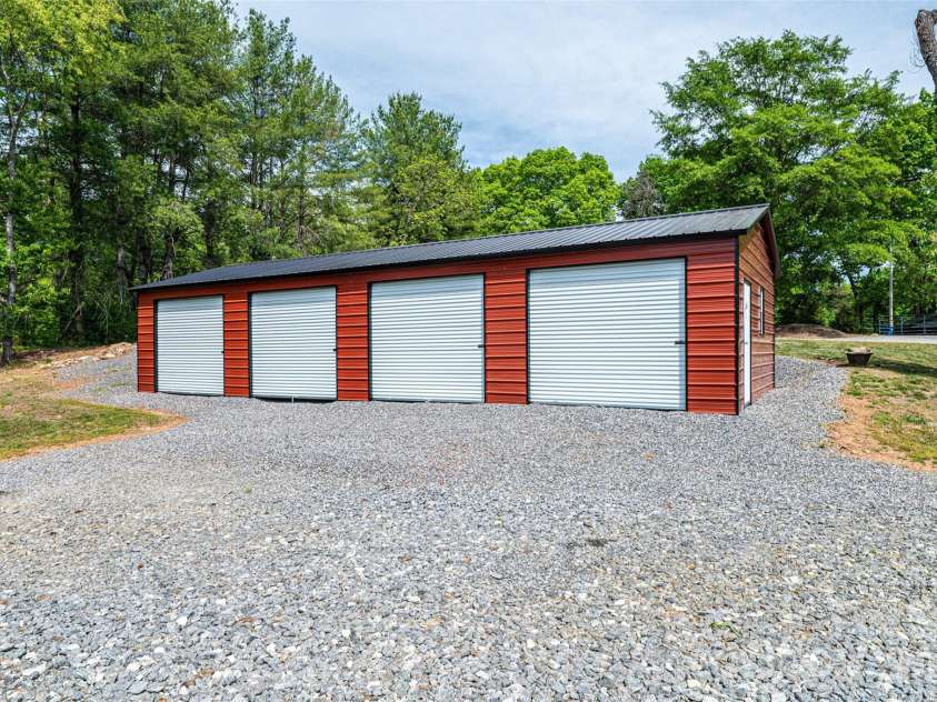 379 Horseshoe Bend Road, Hudson, NC 28638.  MLS# CAR4370596, YatesRealty ID 14194. 