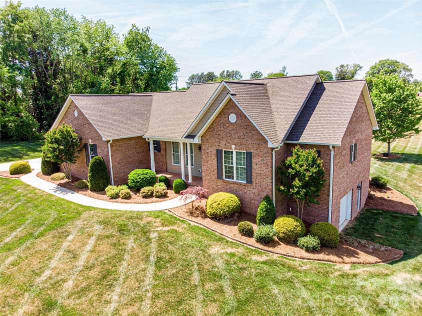 379 Horseshoe Bend Road, Hudson, NC 28638.  MLS# CAR4370596, YatesRealty ID 14194. 