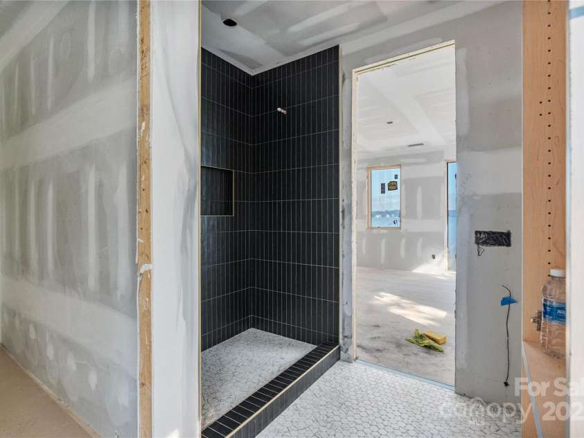 22554 John Gamble Road, Cornelius, NC 28031.  MLS# CAR4259378, YatesRealty ID 14195. En Suite Bathroom in Bedroom 4