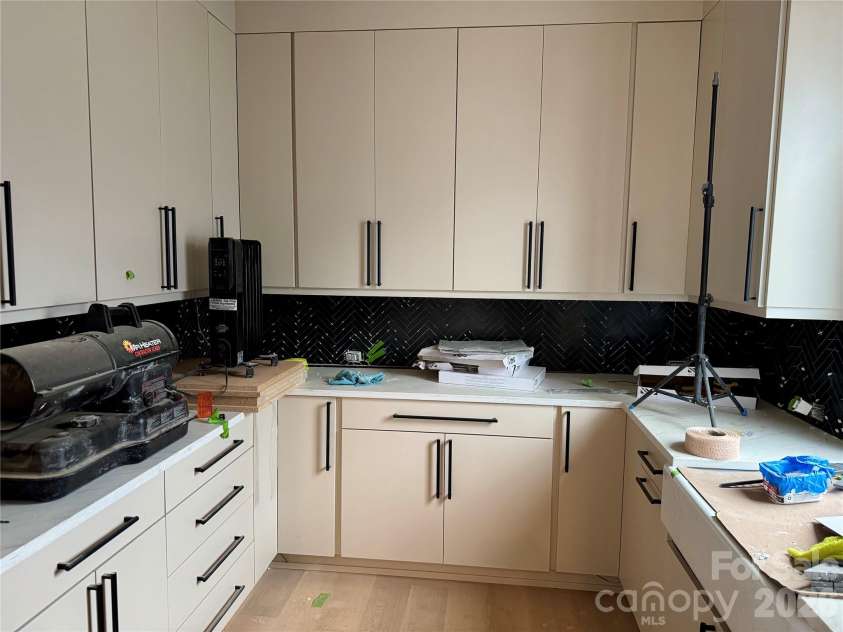 22554 John Gamble Road, Cornelius, NC 28031.  MLS# CAR4259378, YatesRealty ID 14195. Scullery 