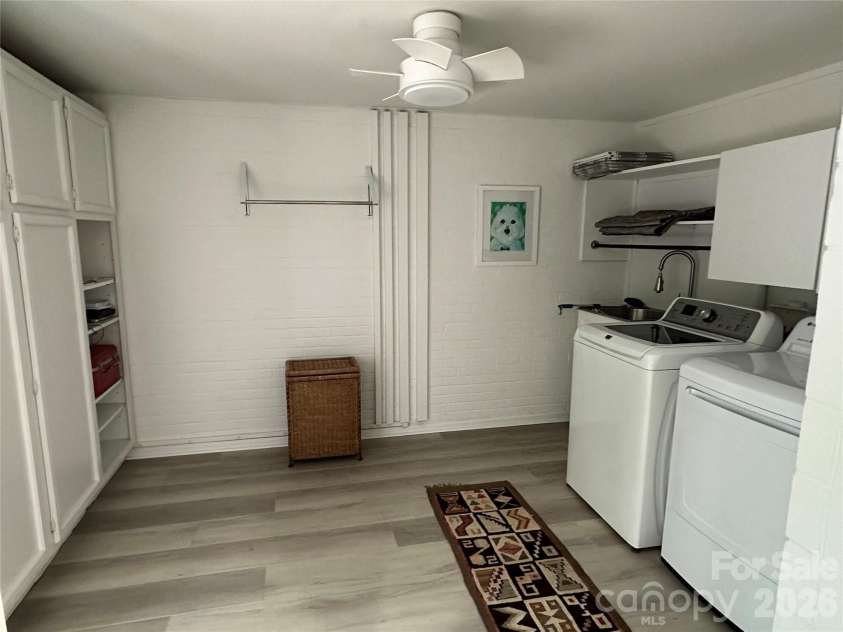 3316 Johnny Cake Lane, Charlotte, NC 28226.  MLS# CAR4366685, YatesRealty ID 14195. 