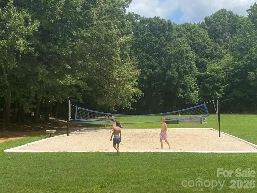 3316 Johnny Cake Lane, Charlotte, NC 28226.  MLS# CAR4366685, YatesRealty ID 14195. 