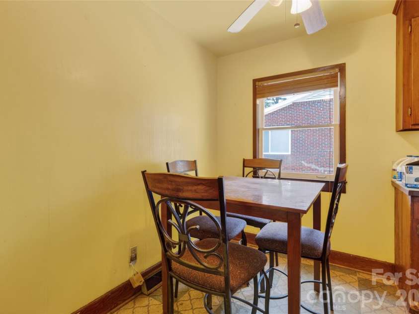 1632 Madison Avenue, Charlotte, NC 28216.  MLS# CAR4363022, YatesRealty ID 14197. 