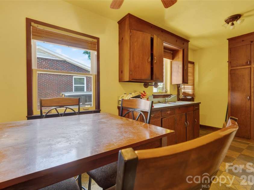 1632 Madison Avenue, Charlotte, NC 28216.  MLS# CAR4363022, YatesRealty ID 14197. 