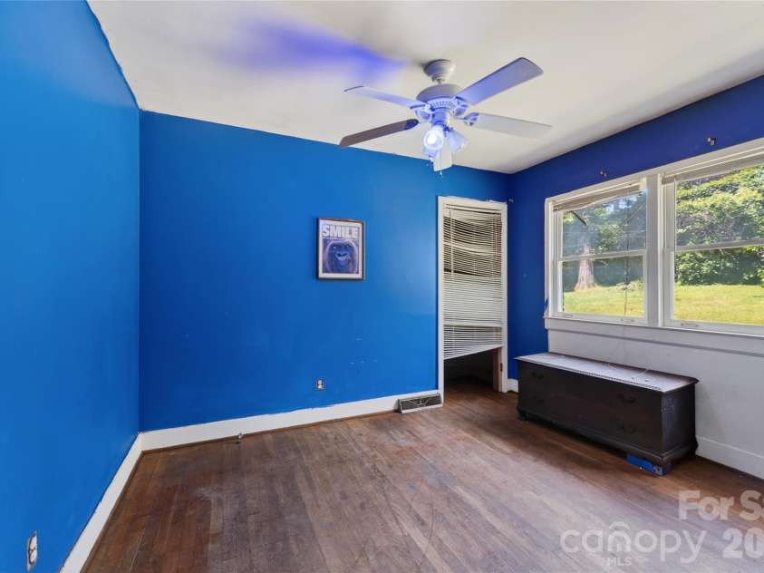 1632 Madison Avenue, Charlotte, NC 28216.  MLS# CAR4363022, YatesRealty ID 14197. 