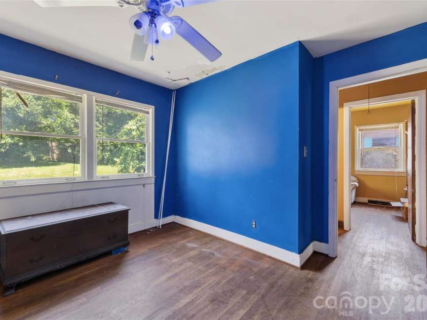1632 Madison Avenue, Charlotte, NC 28216.  MLS# CAR4363022, YatesRealty ID 14197. 