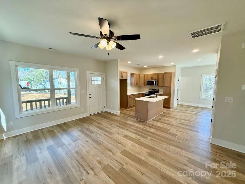 613 Granite Avenue, Gastonia, NC 28052.  MLS# CAR4226626, YatesRealty ID 14197. 