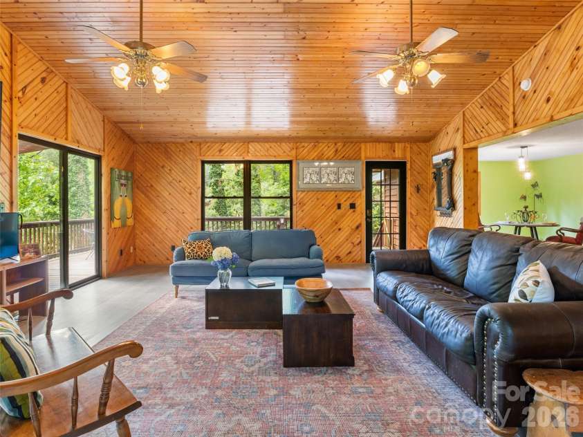 170 Mountain Farm Road, Burnsville, NC 28714.  MLS# CAR4362361, YatesRealty ID 14198. 