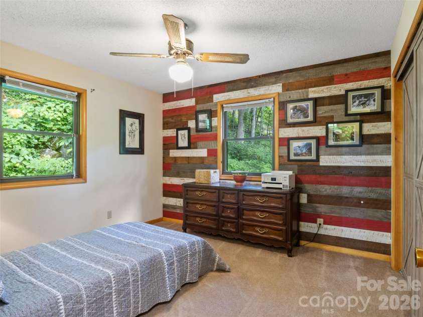 170 Mountain Farm Road, Burnsville, NC 28714.  MLS# CAR4362361, YatesRealty ID 14198. 