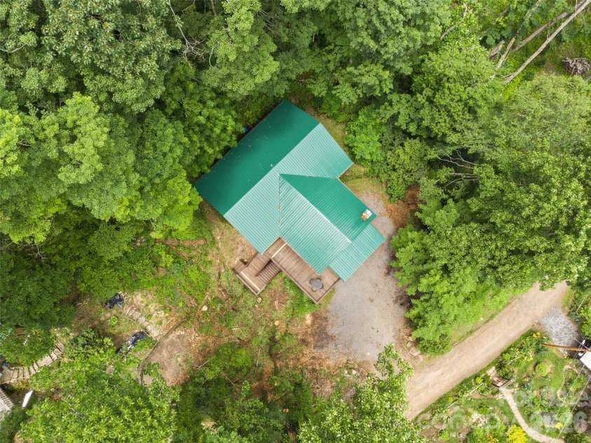 170 Mountain Farm Road, Burnsville, NC 28714.  MLS# CAR4362361, YatesRealty ID 14198. 