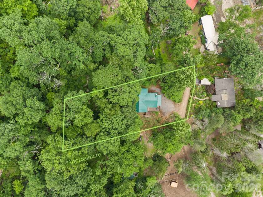 170 Mountain Farm Road, Burnsville, NC 28714.  MLS# CAR4362361, YatesRealty ID 14198. 