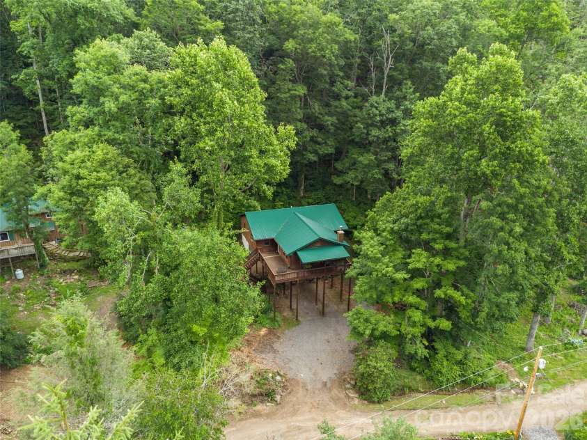 170 Mountain Farm Road, Burnsville, NC 28714.  MLS# CAR4362361, YatesRealty ID 14198. 