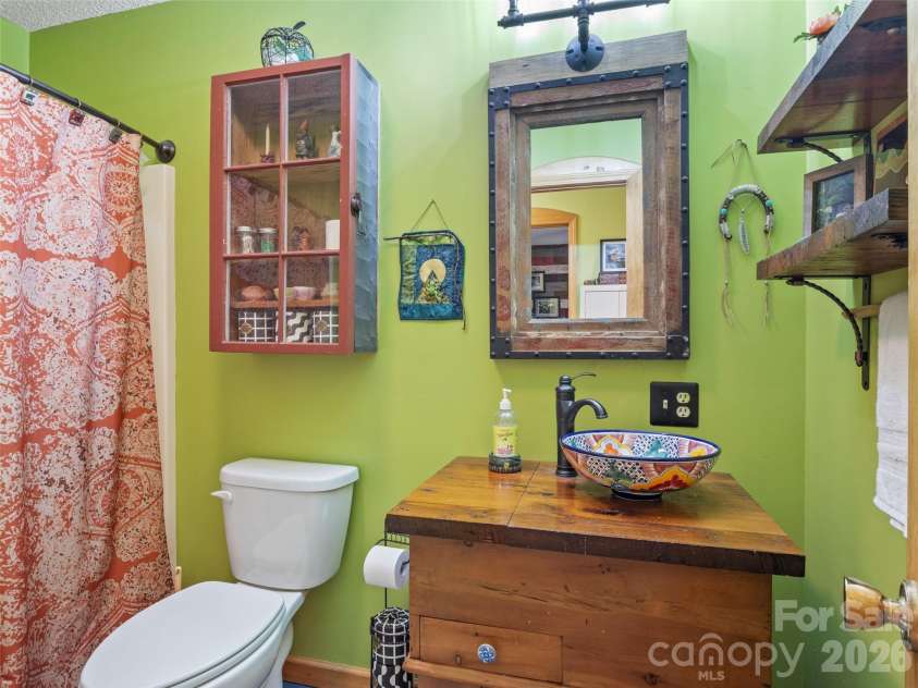 170 Mountain Farm Road, Burnsville, NC 28714.  MLS# CAR4362361, YatesRealty ID 14198. Hall bath