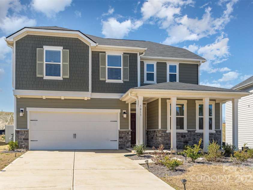5013 Dunsford Drive, Denver, NC 28037.  MLS# CAR4235751, YatesRealty ID 14198. Front Exterior