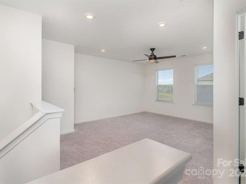 5013 Dunsford Drive, Denver, NC 28037.  MLS# CAR4235751, YatesRealty ID 14198. Large Loft Space