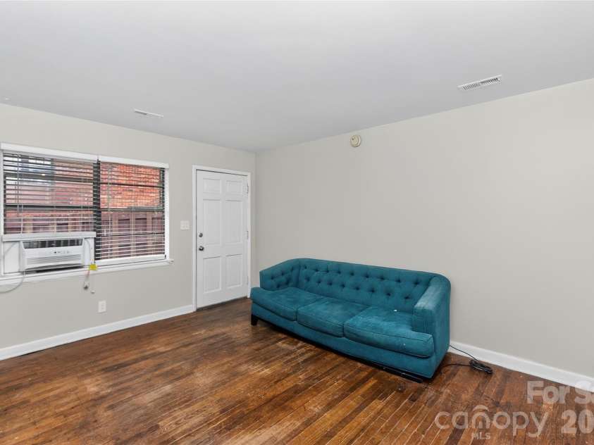 517 Grandin Road, Charlotte, NC 28208.  MLS# CAR4354025, YatesRealty ID 14199. 