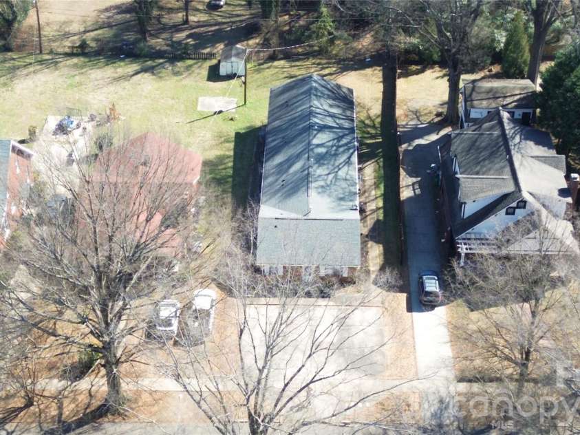517 Grandin Road, Charlotte, NC 28208.  MLS# CAR4354025, YatesRealty ID 14199. 