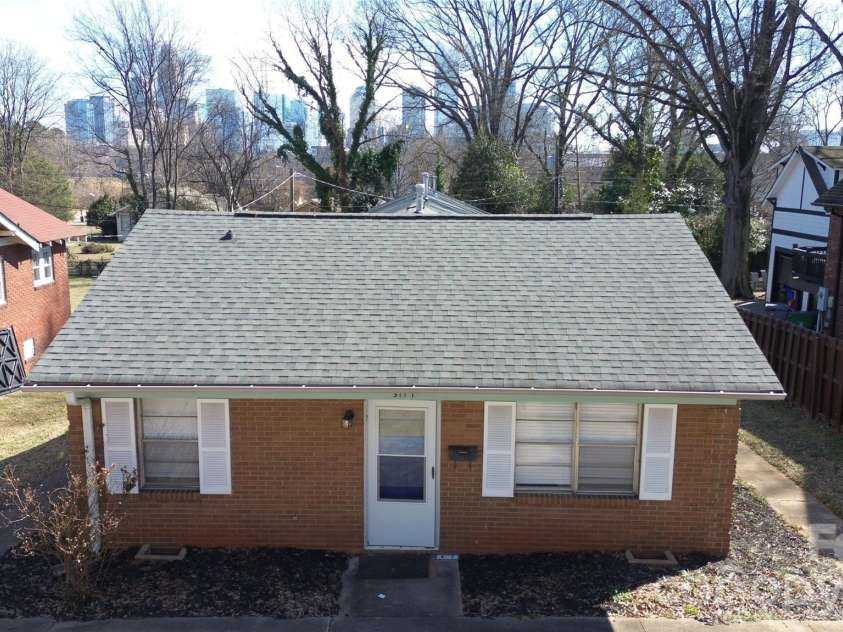 517 Grandin Road, Charlotte, NC 28208.  MLS# CAR4354025, YatesRealty ID 14199. 