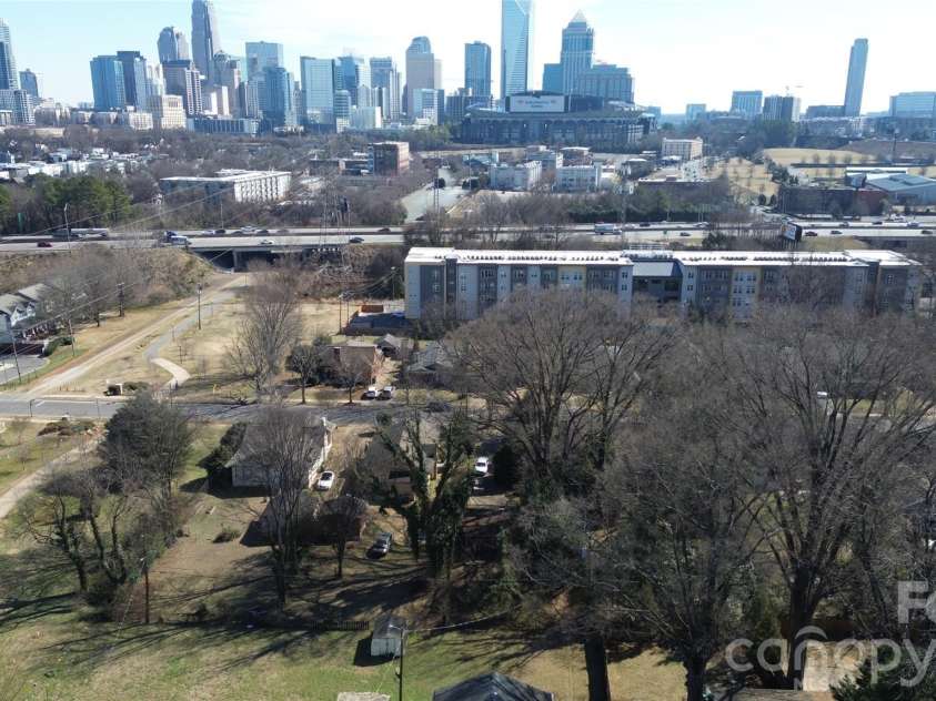 517 Grandin Road, Charlotte, NC 28208.  MLS# CAR4354025, YatesRealty ID 14199. 