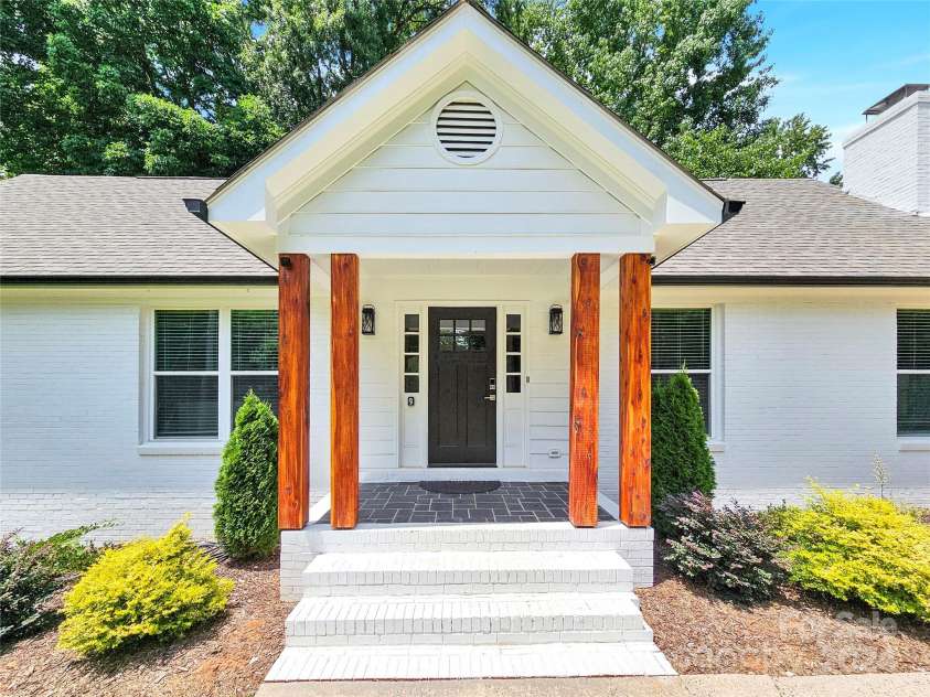 6639 Ronda Avenue, Charlotte, NC 28211.  MLS# CAR4160610, YatesRealty ID 142. 