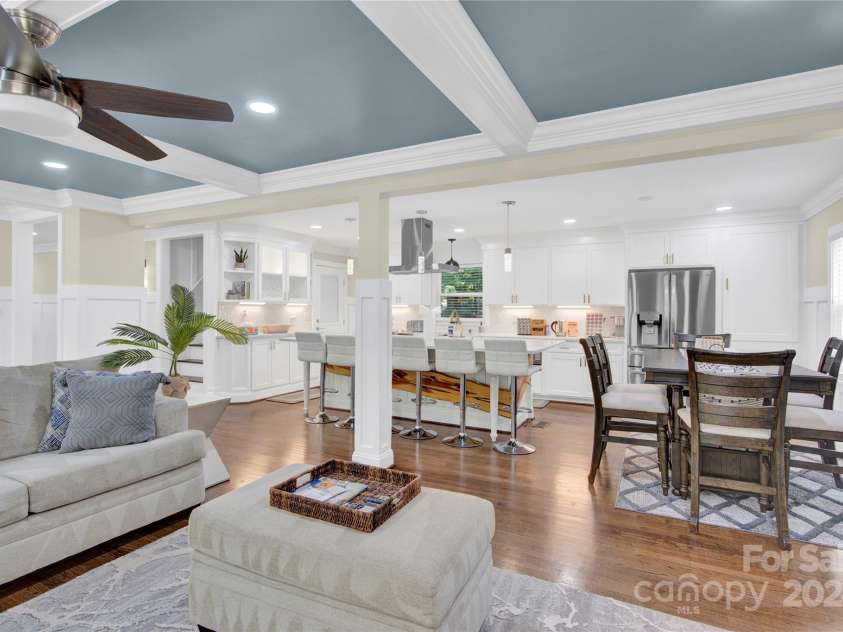 6639 Ronda Avenue, Charlotte, NC 28211.  MLS# CAR4160610, YatesRealty ID 142. 