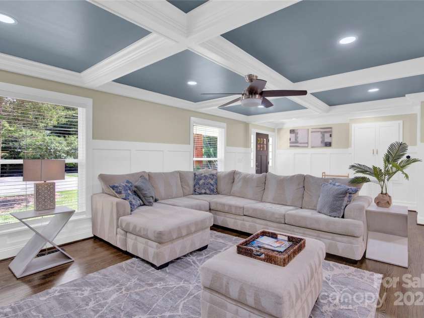 6639 Ronda Avenue, Charlotte, NC 28211.  MLS# CAR4160610, YatesRealty ID 142. 