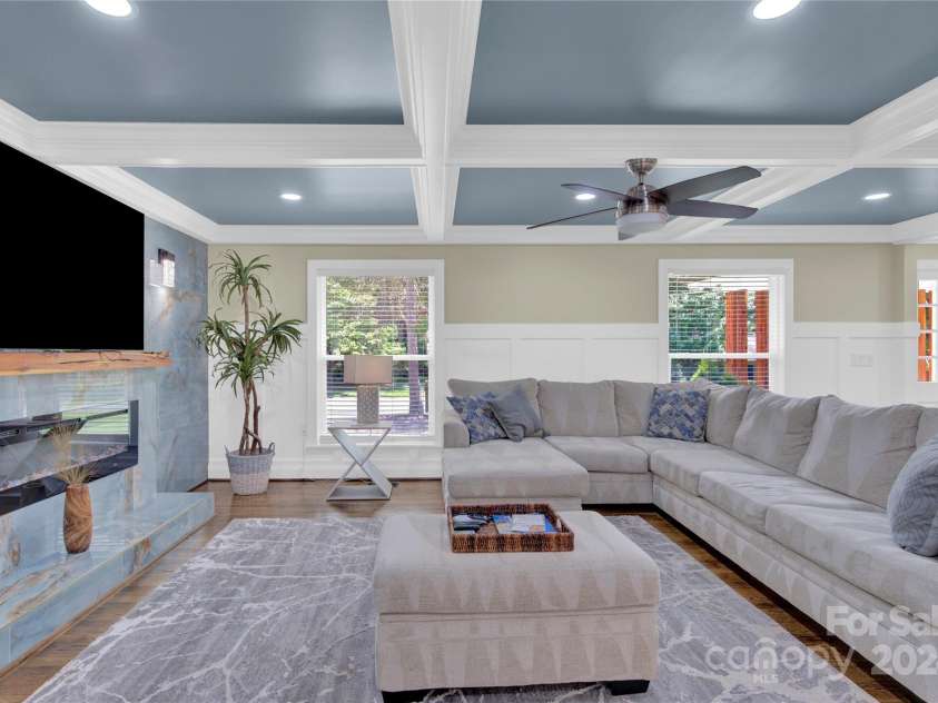 6639 Ronda Avenue, Charlotte, NC 28211.  MLS# CAR4160610, YatesRealty ID 142. 