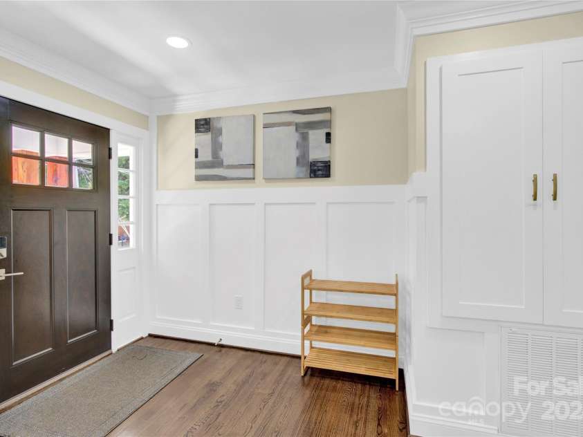 6639 Ronda Avenue, Charlotte, NC 28211.  MLS# CAR4160610, YatesRealty ID 142. 