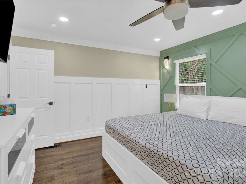 6639 Ronda Avenue, Charlotte, NC 28211.  MLS# CAR4160610, YatesRealty ID 142. 