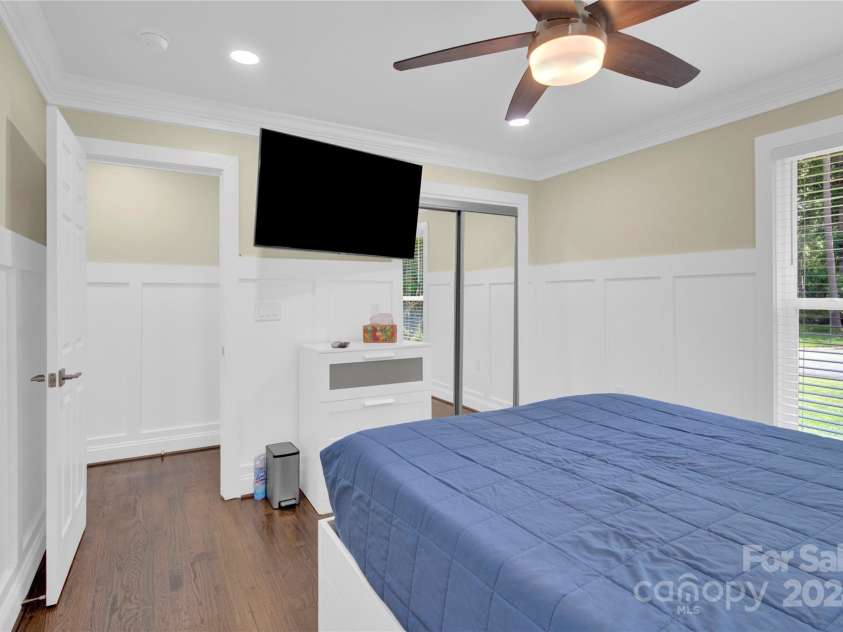 6639 Ronda Avenue, Charlotte, NC 28211.  MLS# CAR4160610, YatesRealty ID 142. 