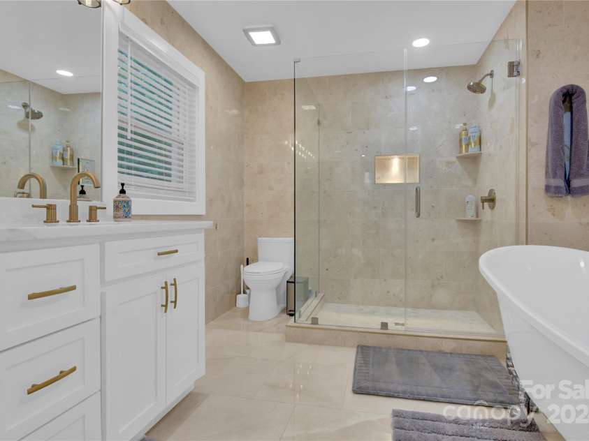 6639 Ronda Avenue, Charlotte, NC 28211.  MLS# CAR4160610, YatesRealty ID 142. 
