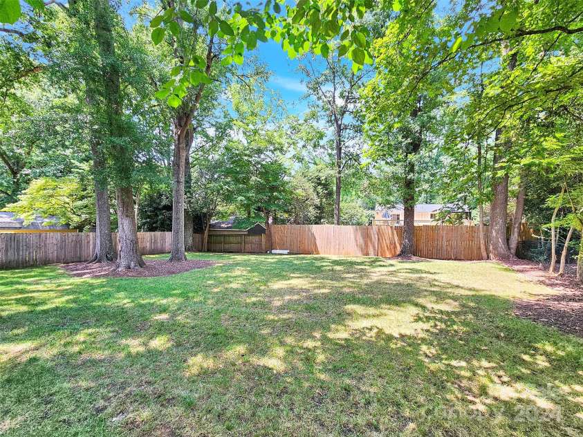 6639 Ronda Avenue, Charlotte, NC 28211.  MLS# CAR4160610, YatesRealty ID 142. 