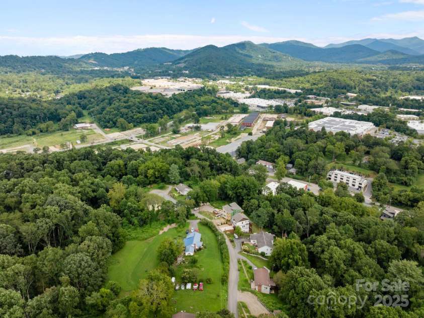 117 Third Street, Asheville, NC 28803.  MLS# CAR4293672, YatesRealty ID 1420. Quiet dead end street close to amenities