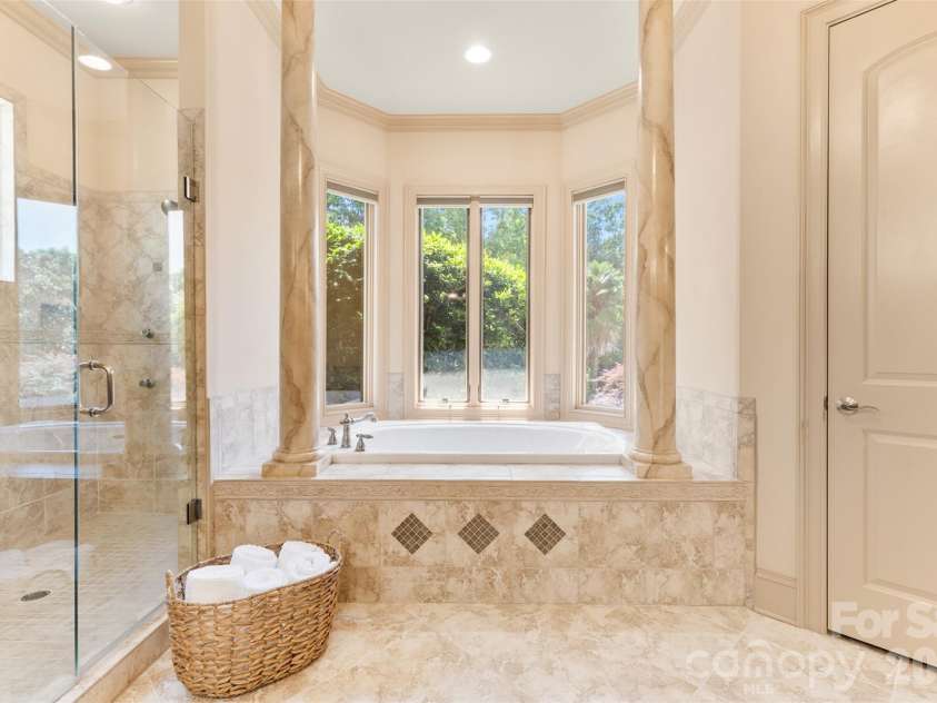 1405 Saratoga Woods Drive, Waxhaw, NC 28173.  MLS# CAR4361312, YatesRealty ID 14200. 