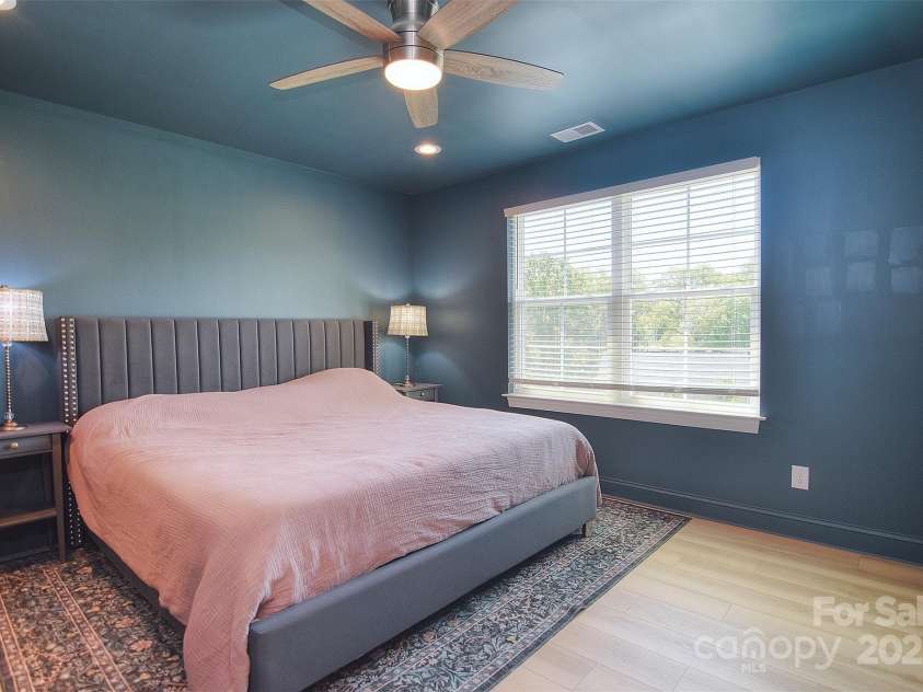 1021 Vickie Lane, Matthews, NC 28104.  MLS# CAR4246829, YatesRealty ID 14201. 