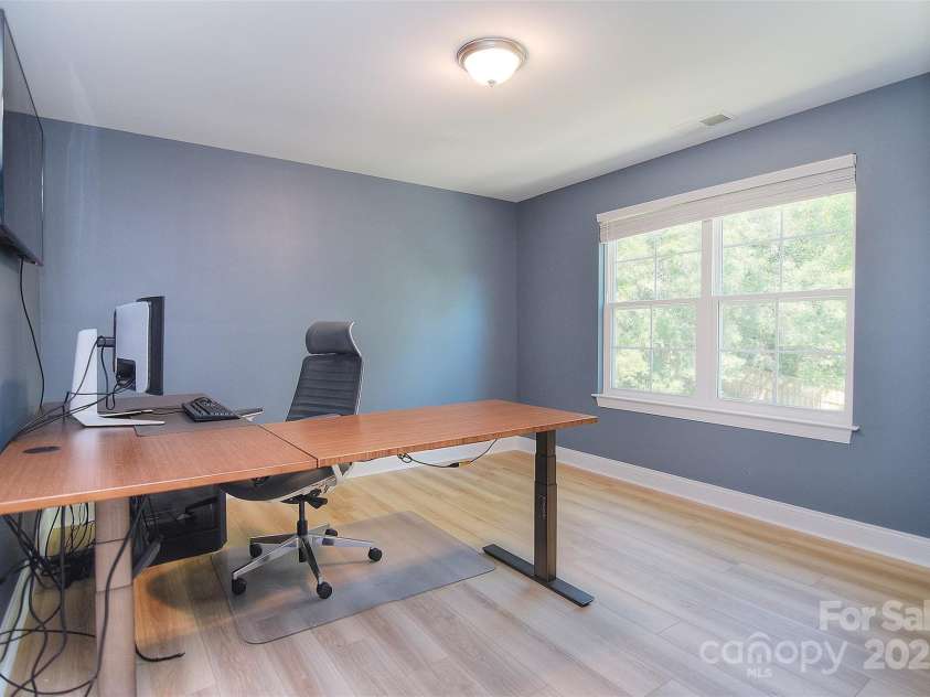 1021 Vickie Lane, Matthews, NC 28104.  MLS# CAR4246829, YatesRealty ID 14201. 