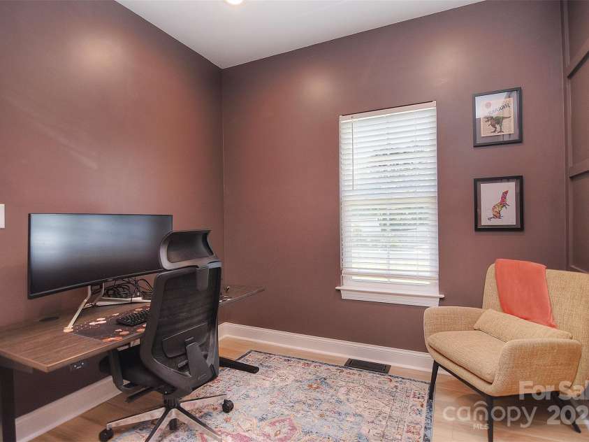 1021 Vickie Lane, Matthews, NC 28104.  MLS# CAR4246829, YatesRealty ID 14201. 