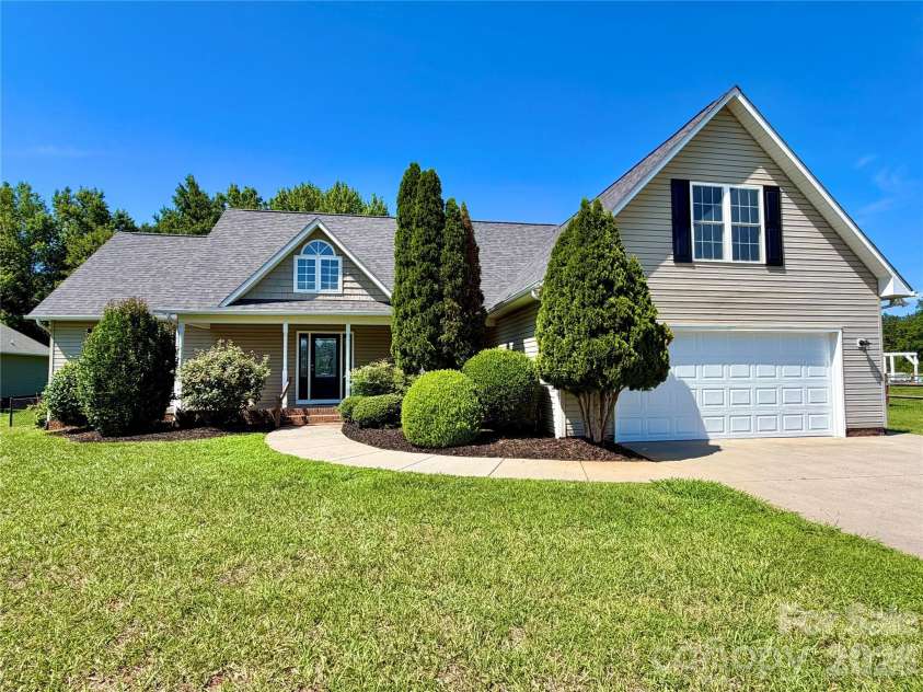 1070 Lucky Lane, Salisbury, NC 28146.  MLS# CAR4371107, YatesRealty ID 14201. 