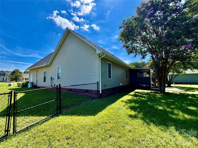 1070 Lucky Lane, Salisbury, NC 28146.  MLS# CAR4371107, YatesRealty ID 14201. 