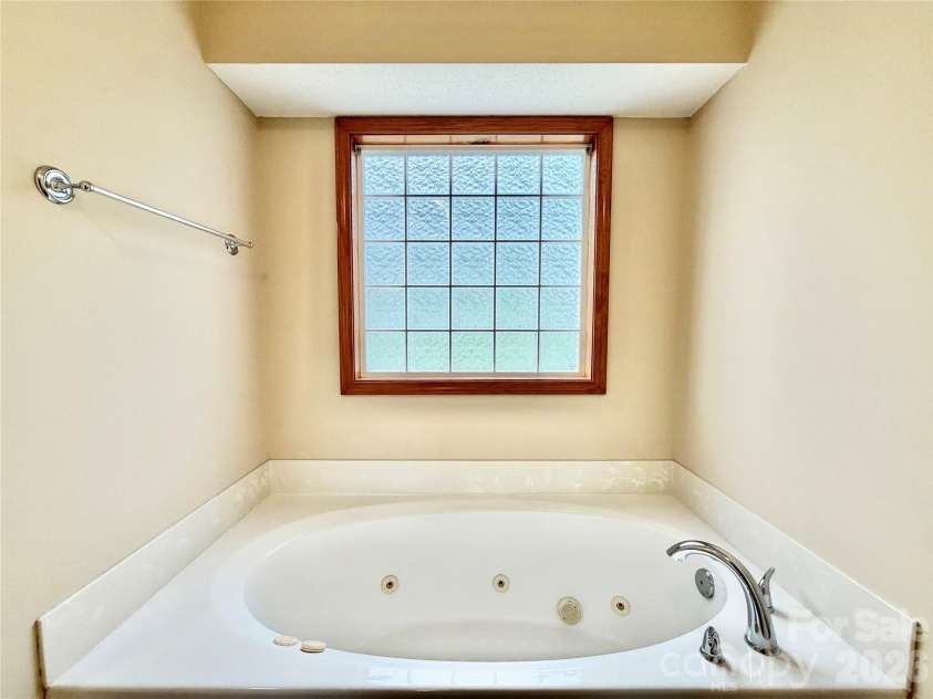1070 Lucky Lane, Salisbury, NC 28146.  MLS# CAR4371107, YatesRealty ID 14201. 