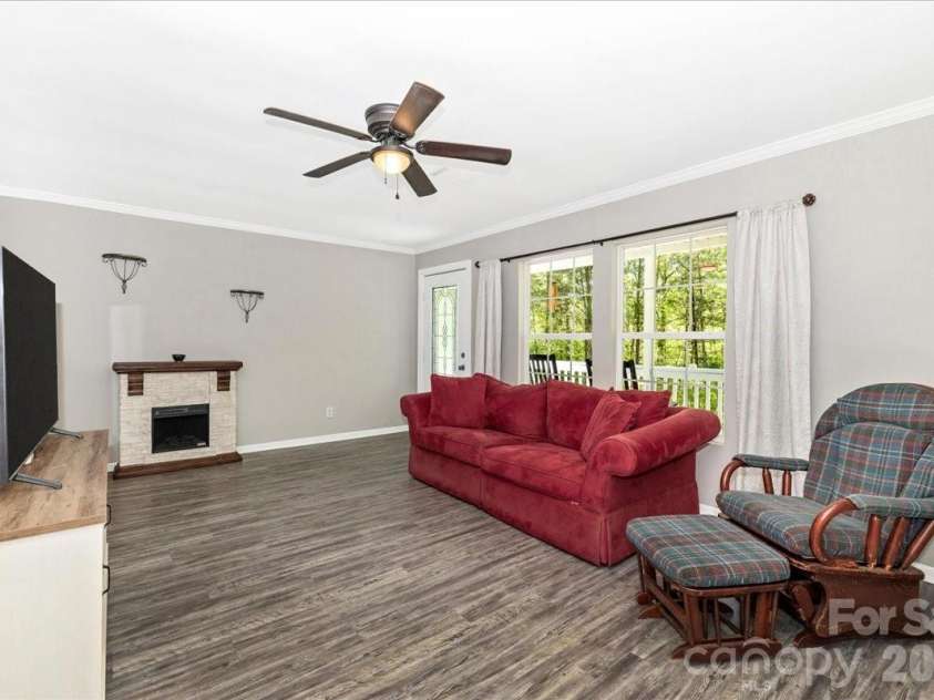3218 Broadhurst Lane, Clover, SC 29710.  MLS# CAR4351560, YatesRealty ID 14202. Family room