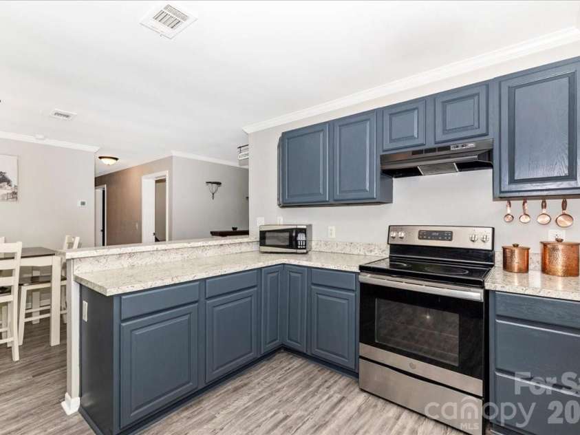 3218 Broadhurst Lane, Clover, SC 29710.  MLS# CAR4351560, YatesRealty ID 14202. Kitchen