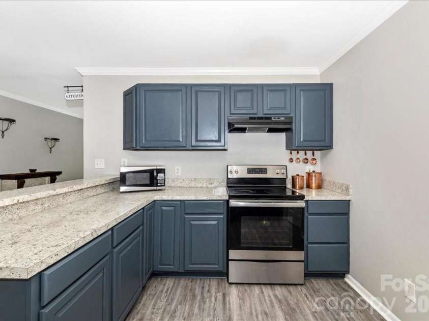 3218 Broadhurst Lane, Clover, SC 29710.  MLS# CAR4351560, YatesRealty ID 14202. Kitchen