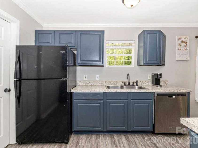 3218 Broadhurst Lane, Clover, SC 29710.  MLS# CAR4351560, YatesRealty ID 14202. Kitchen